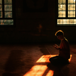 Entenda O que significa viver em estado de graça: Descubra com Jose Eduardo Oliveira e Silva a condição espiritual que fortalece a alma e sua importância na fé. Produção de Jose Eduardo De Oliveira e Silva.