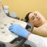 No artigo, Vinicius Tadeu Sattin Rodrigues explica como o rastreamento mamário inteligente e a mamografia fortalecem a prevenção e ampliam as chances de diagnóstico precoce do câncer.